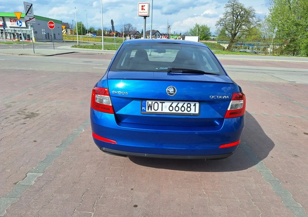 Skoda Octavia cena 35500 przebieg: 271000, rok produkcji 2013 z Warszawa małe 781